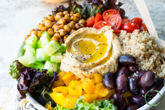 Buddha Bowl with Hummus & Fresh Veggies
